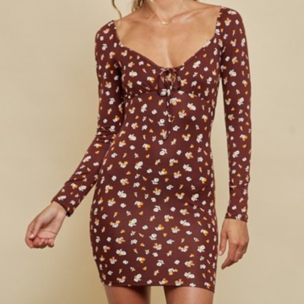 NEW‼️FLORAL DRESS❇️ - Picture 4 of 5